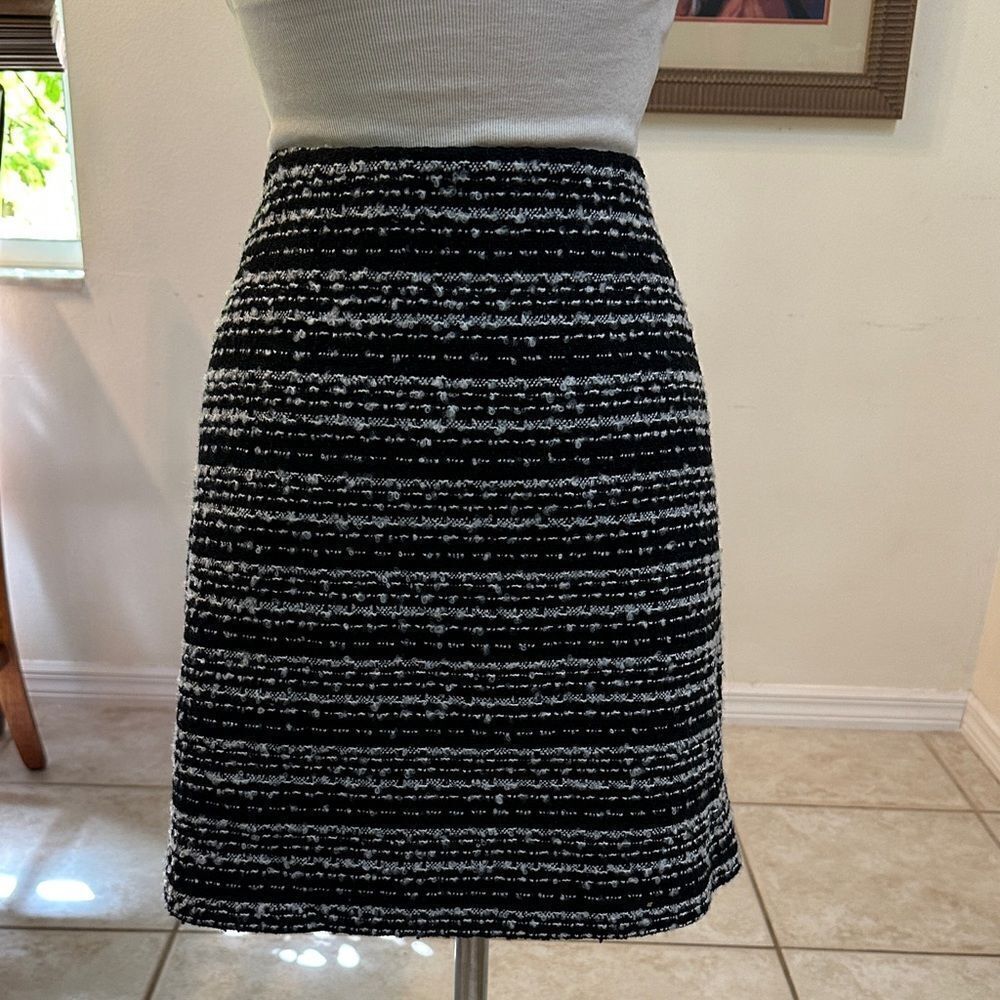 BAGATELLE Black/White Boucle Striped Skirt Size Large